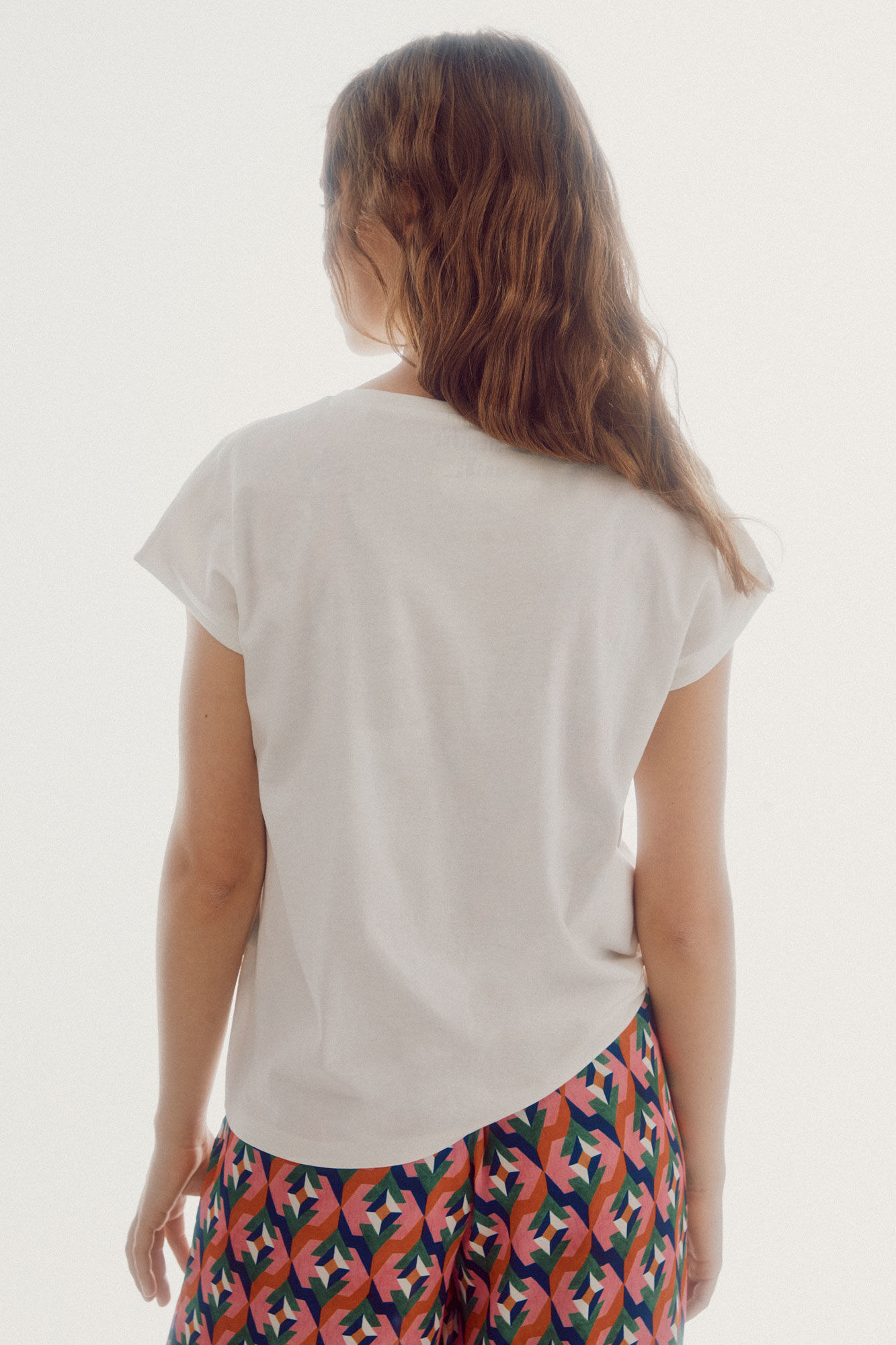 Camiseta oversized com estampa posicionada - Branca