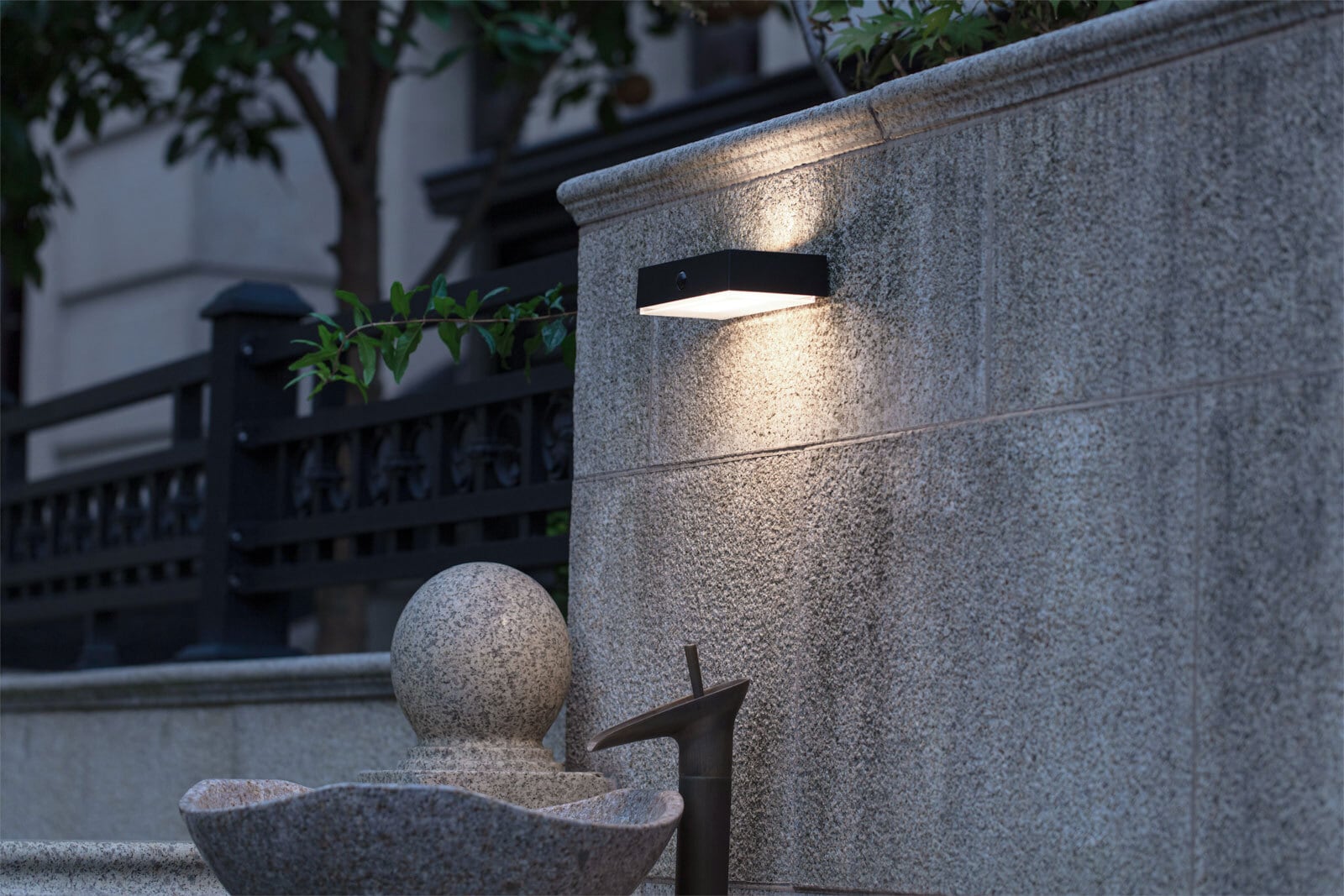 ECO-LIGHT LED Solar Außenwandleuchte FADI schwarz