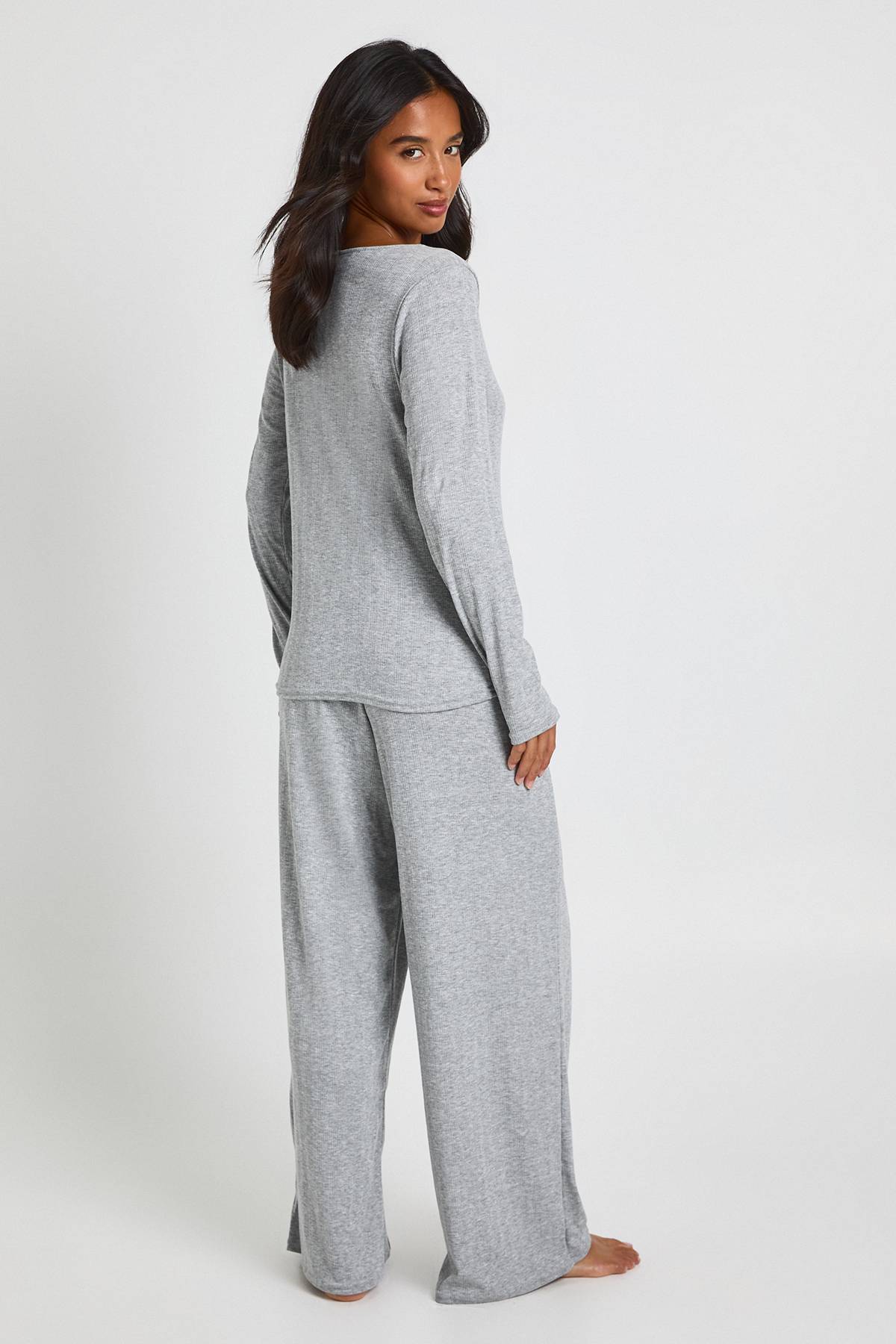 boohoo Ensemble pyjama avec haut à manches longues Petite Pointelle et pantalon à jambes larges