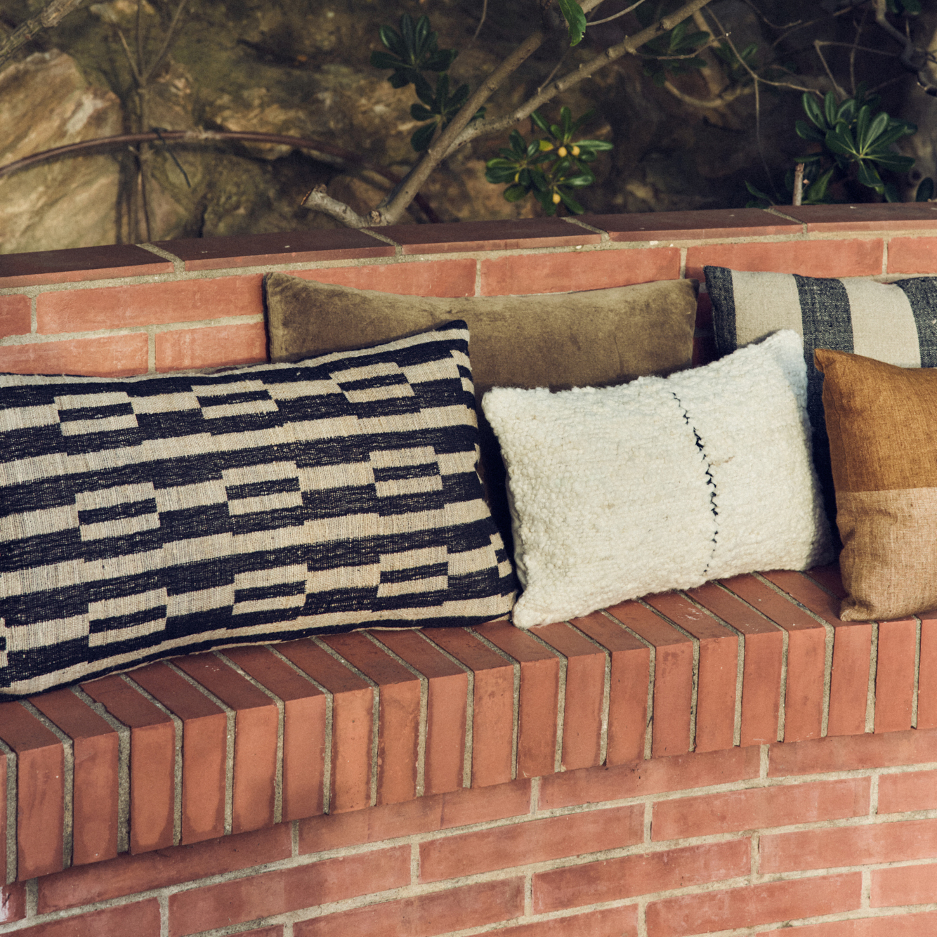 Sierkussen Natural wool striped 50x30 cm