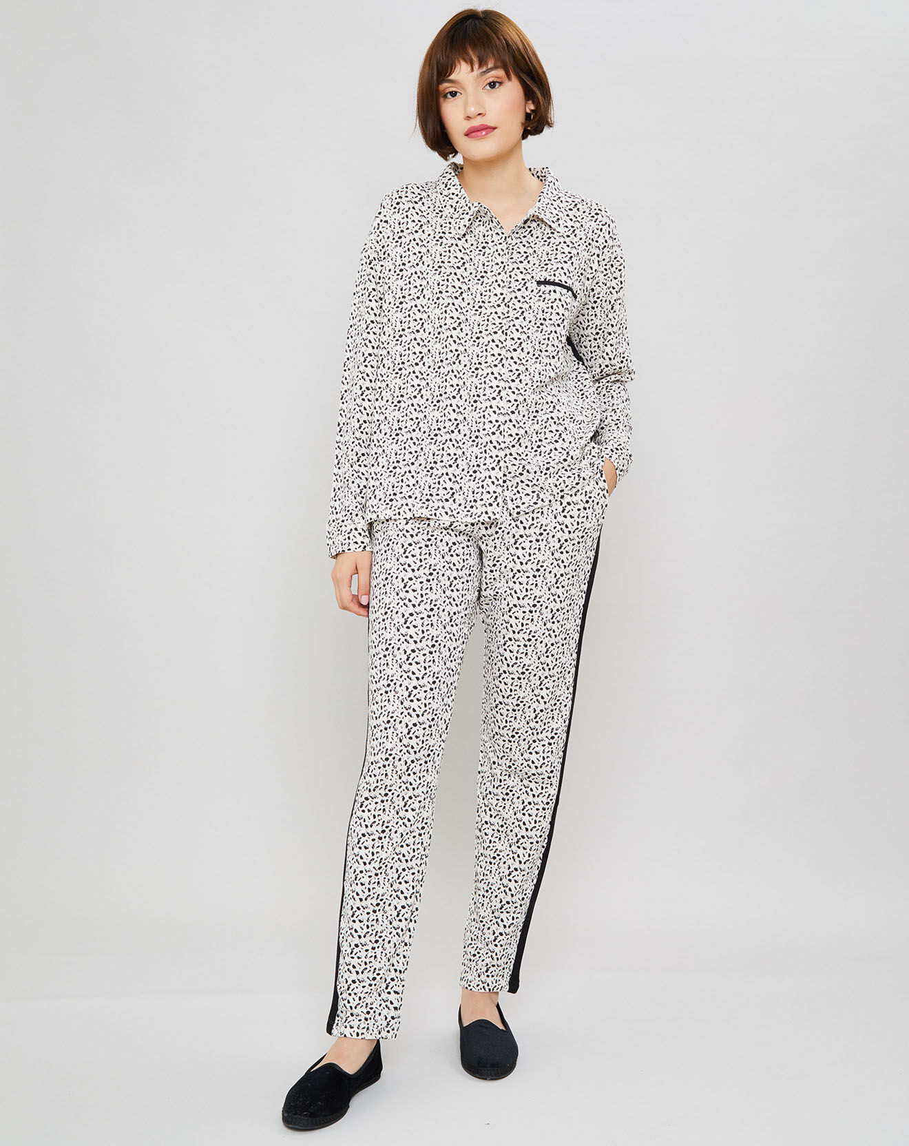 Femilet Chemise de pyjama Flower imprimée beige/noir