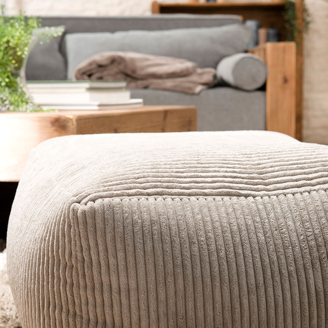 Macabane Pouf carré tissu velours cotelé agathe gris perle - 57x57x34 cm