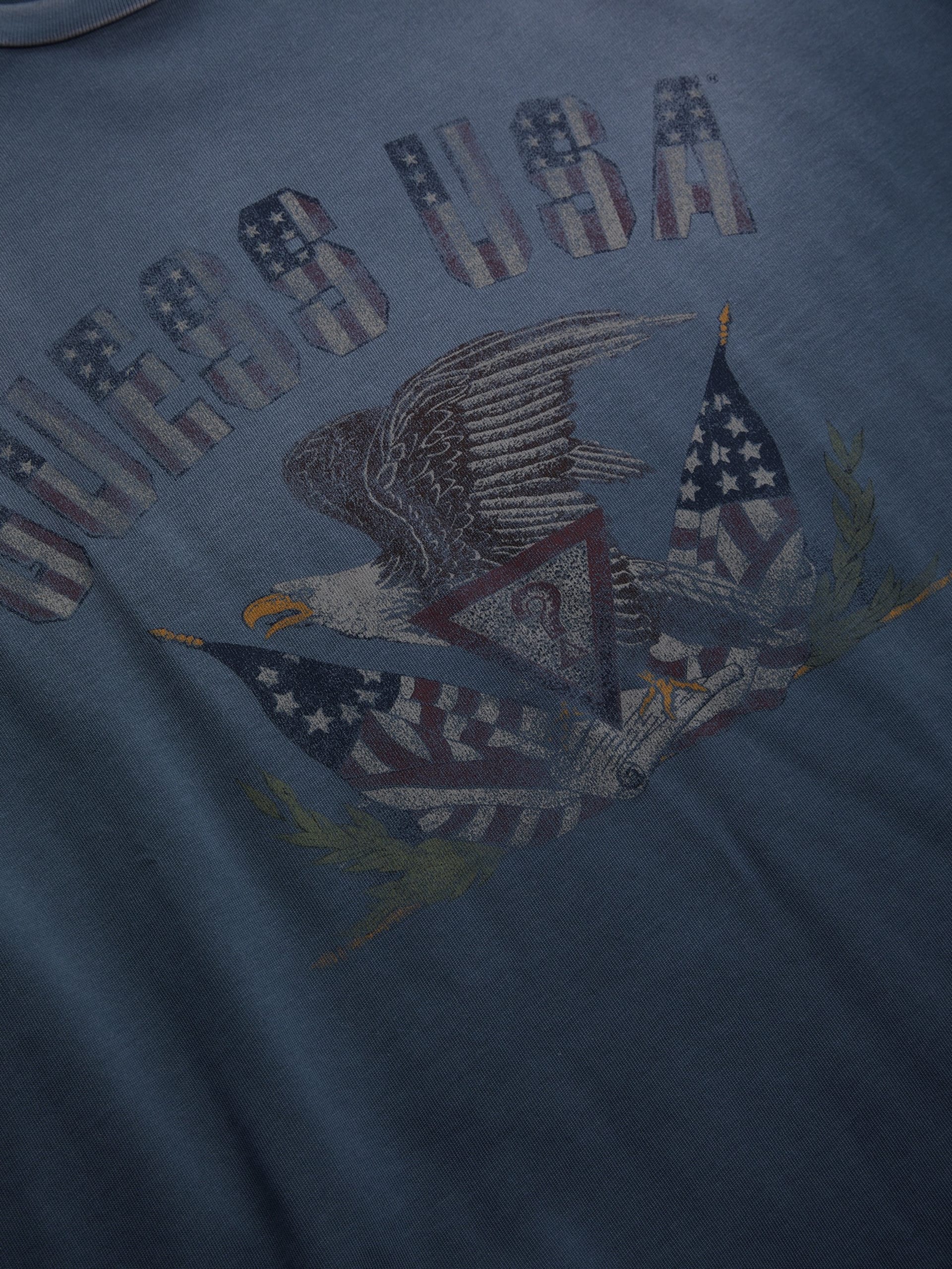 camiseta vintage com estampa