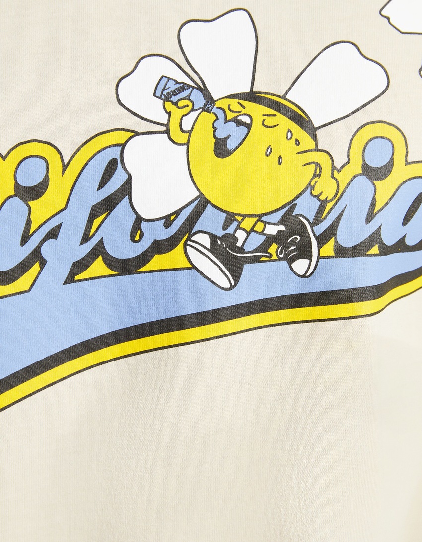 Camiseta de manga curta com estampa e modelagem quadrada