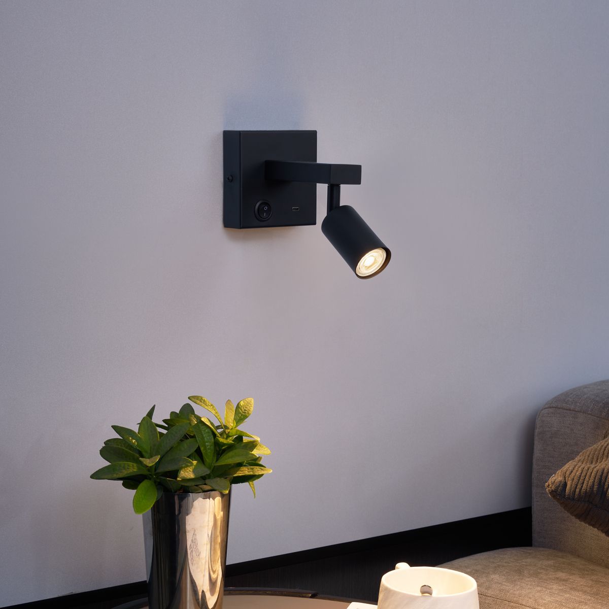 Moderne wandlamp zwart met USB-C kantelbaar - Rex