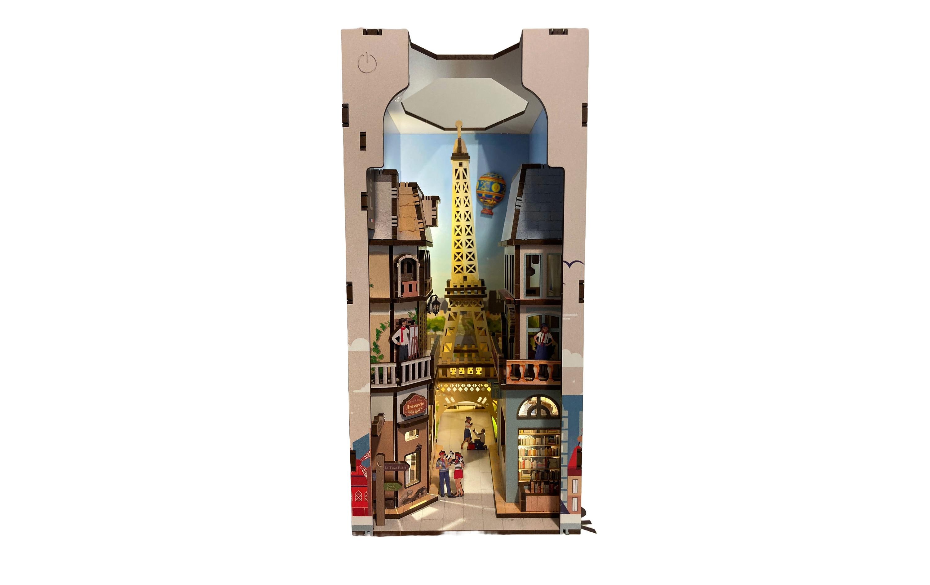 Bausatz Tiny Adventures ParisZauberhafte Miniaturwelt mit LED-Beleuchtung für Ihr Bücherregal