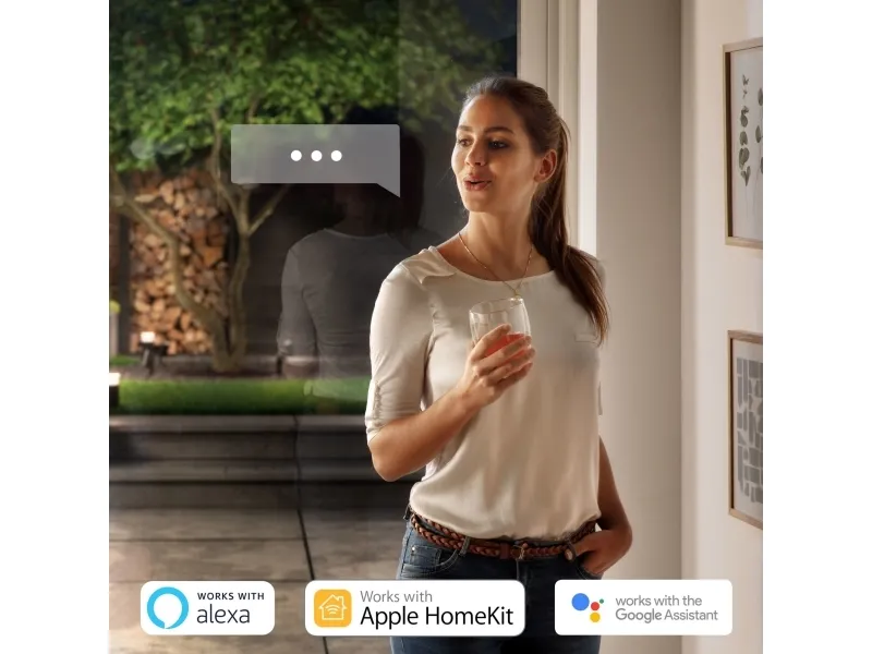 Philips Hue White and Color Ambiance Attract - Væglampe - LED - 8 W (tilsvarende 49 W) - 16 millioner farver - 2000-6500 K - sort