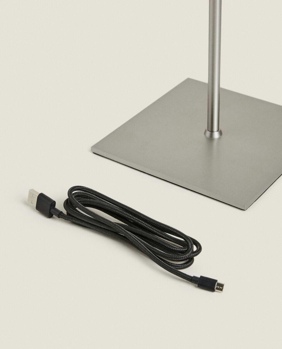 LUMINÁRIA DE MESA RECARREGÁVEL POR USB EM METAL PRATEADO