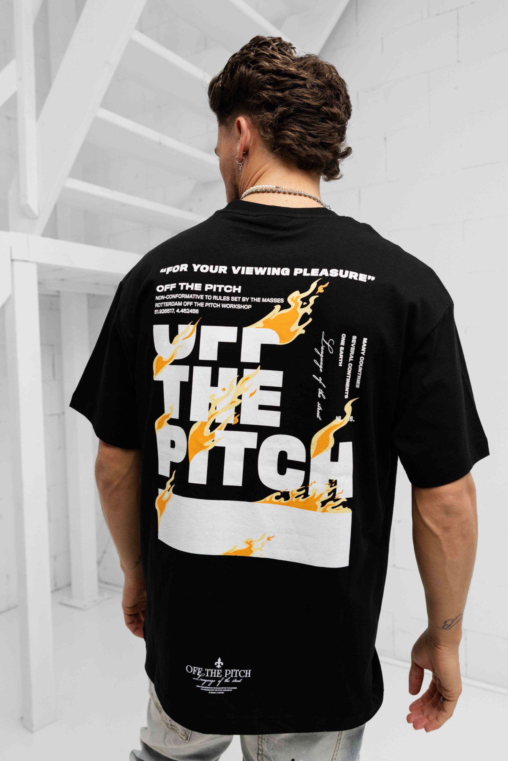 Off The Pitch Lit T-Shirt Heren Zwart
