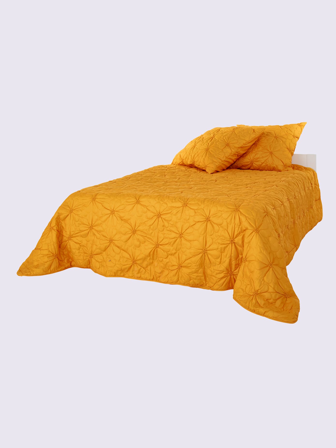 Couvre-lit aspect soyeux 100% polyester
