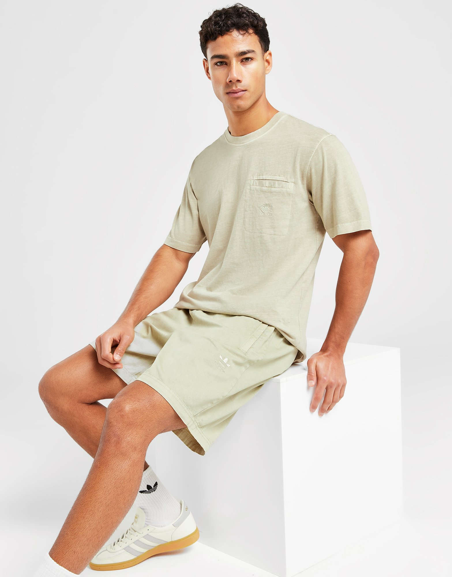 adidas Short toile Trèfle Essentials+ Dye