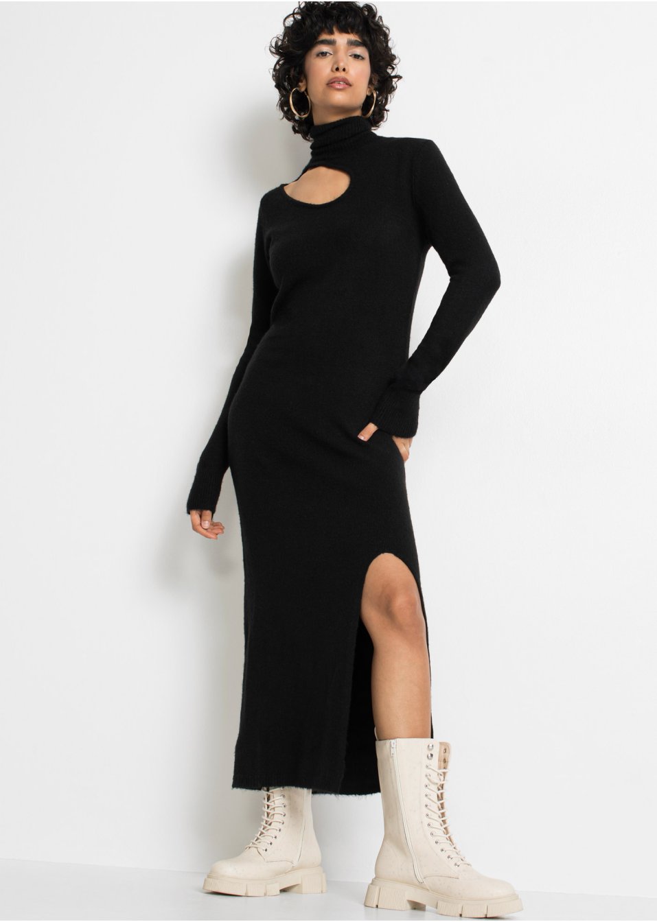 Robe longue en maille avec découpes