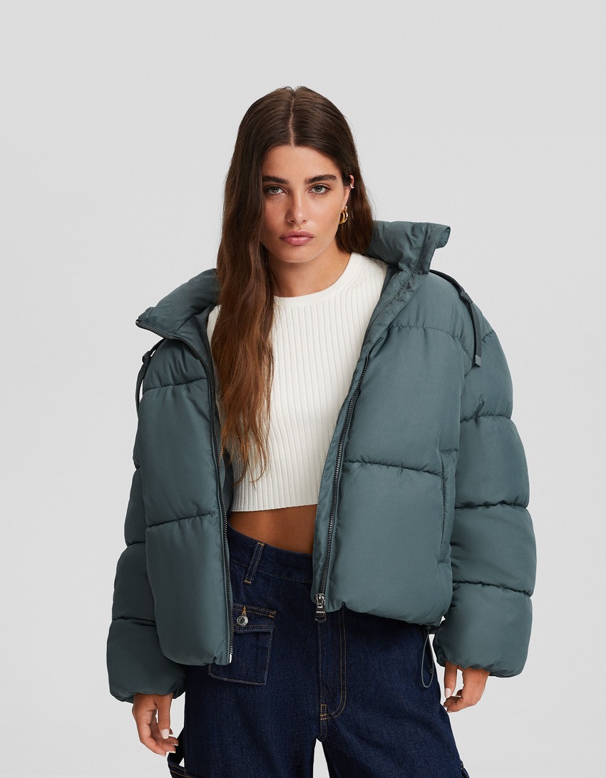 Jaqueta puffer oversized com capuz