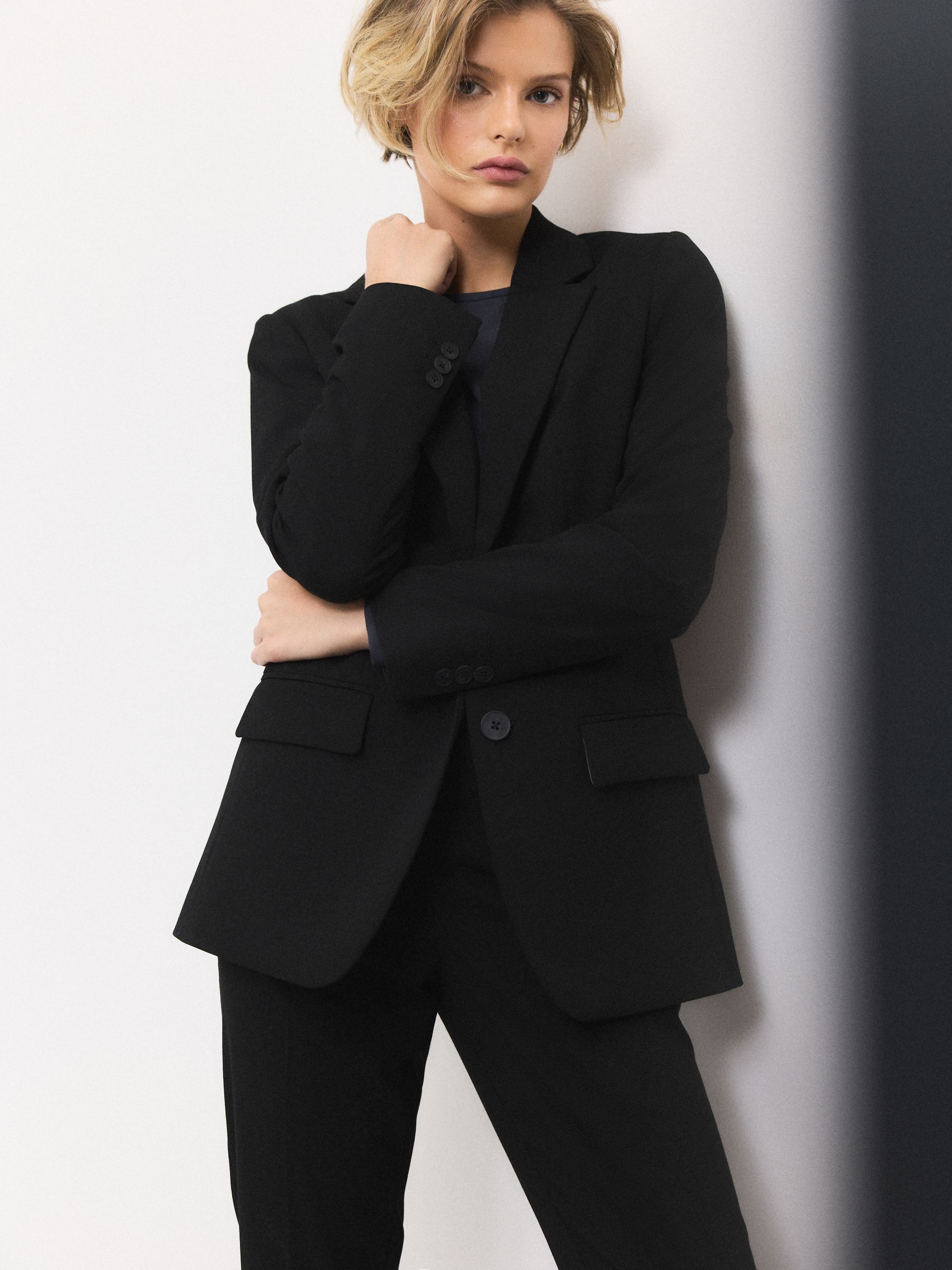 Zwart - Op maat gemaakte blazer met enkele rij knopen van wol