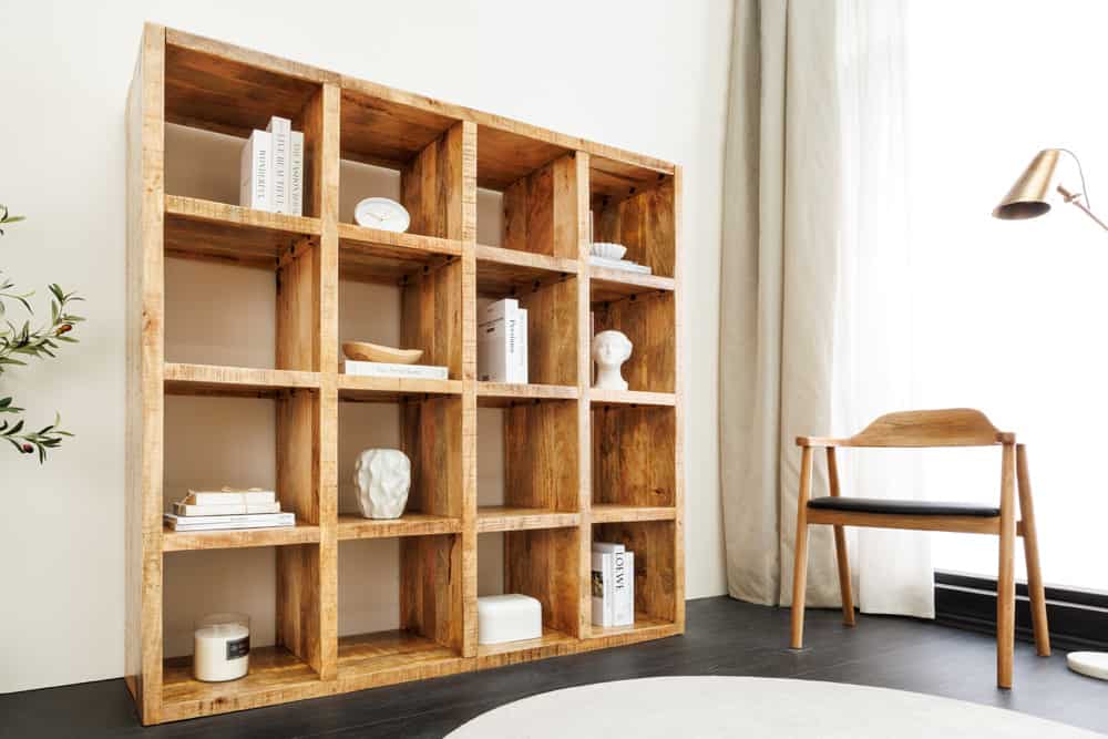 Massives Regal IRON CRAFT 160cm natur Mangoholz Bücherregal sechzehn Fächer
