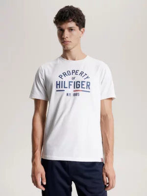 Camiseta com estampa esportiva