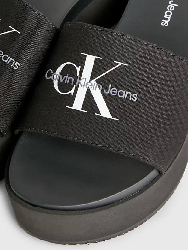 Chinelo de lona com plataforma
