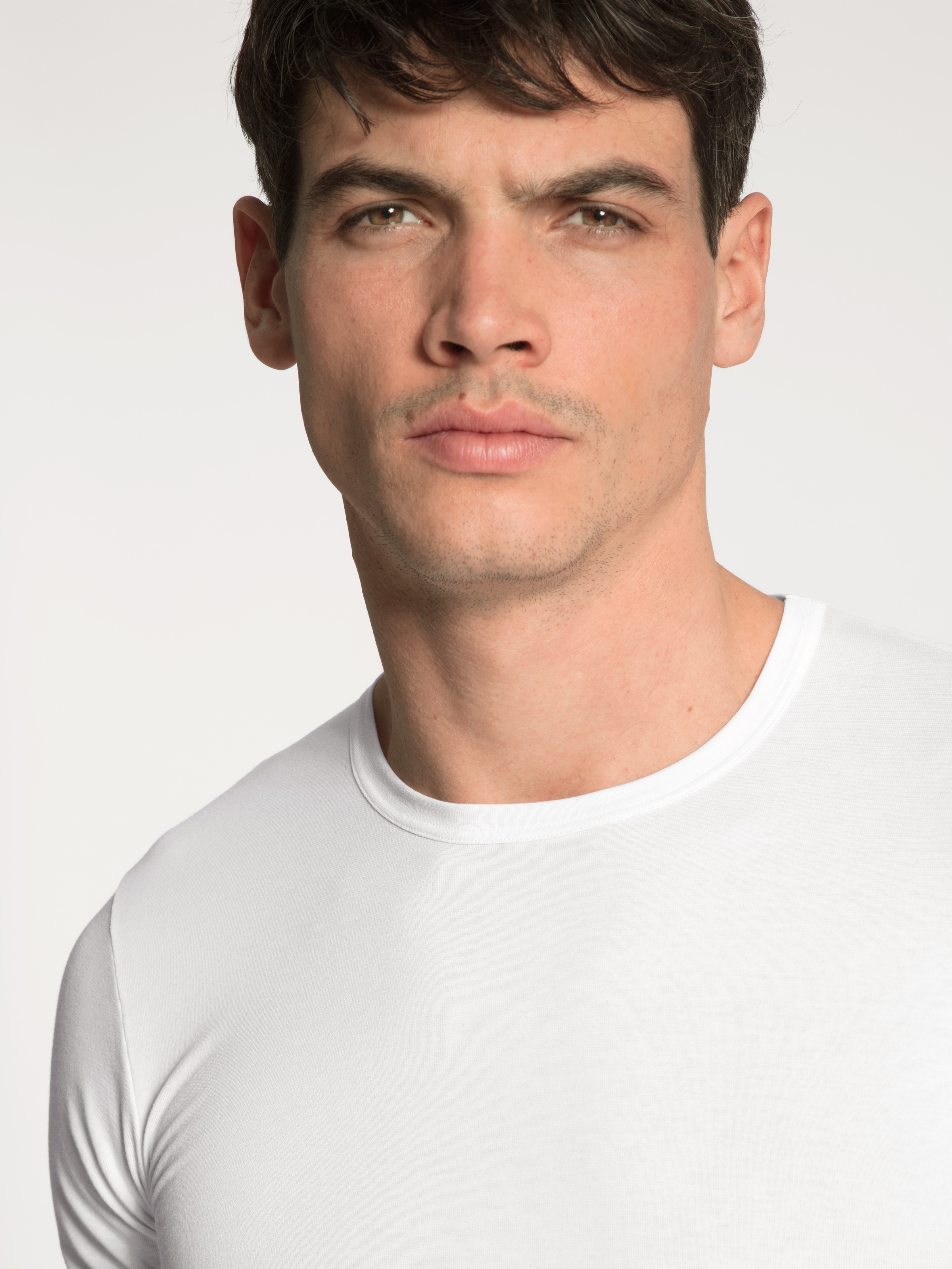 CALIDA Rundhalsshirt »Evolution«, schmale Passform, Kurzarm, weich, Single Jersey, elastisch