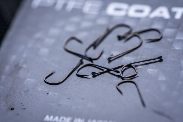 Hameçons Poissons Blancs Guru Fine Wide Gape Barbless (10 Pièces)