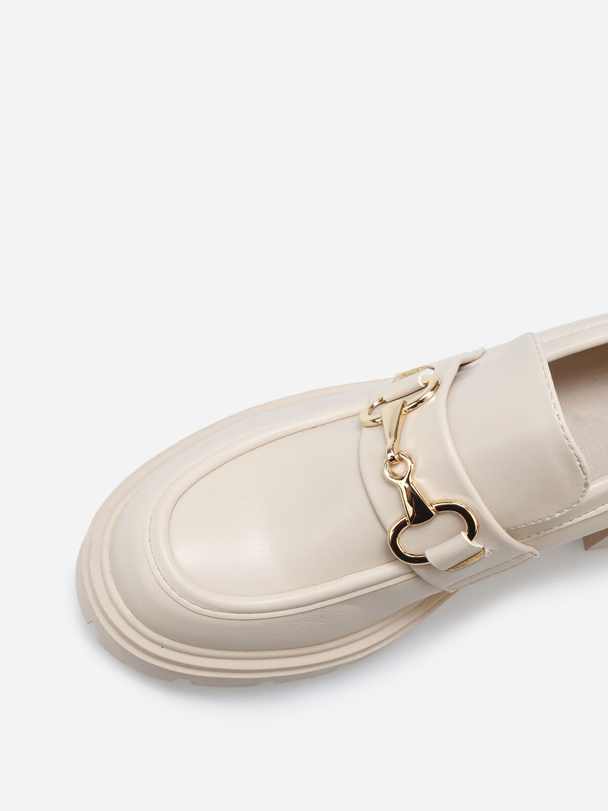 Mocassins à talon et semelle crantés- Beige
