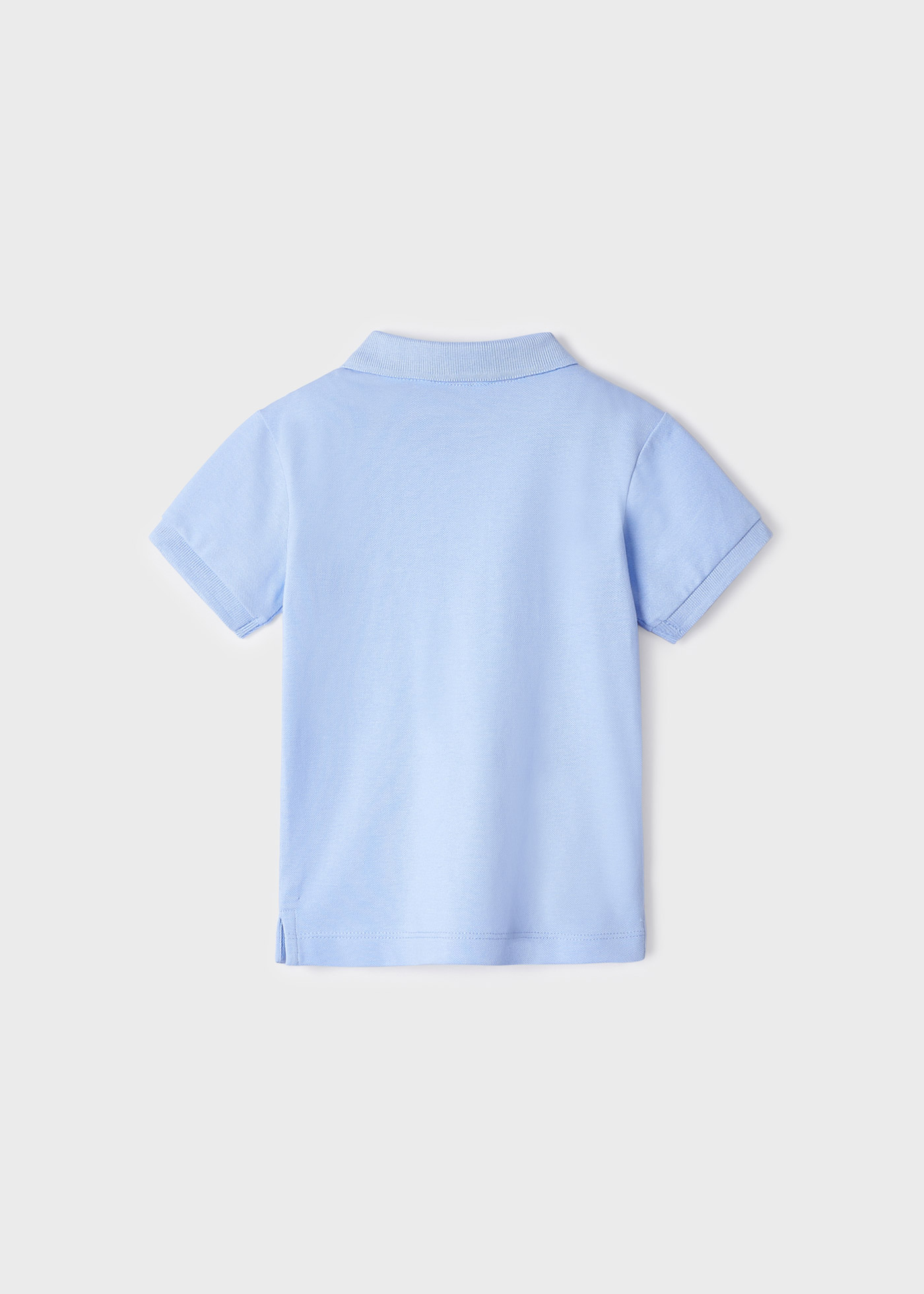 Camisa polo básica de manga curta na cor granito para meninos