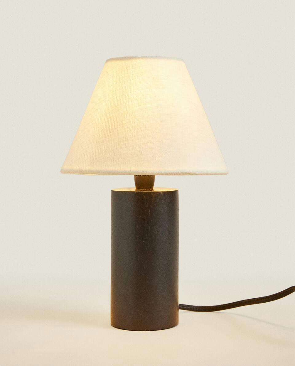 LUMINÁRIA COM BASE CILÍNDRICA