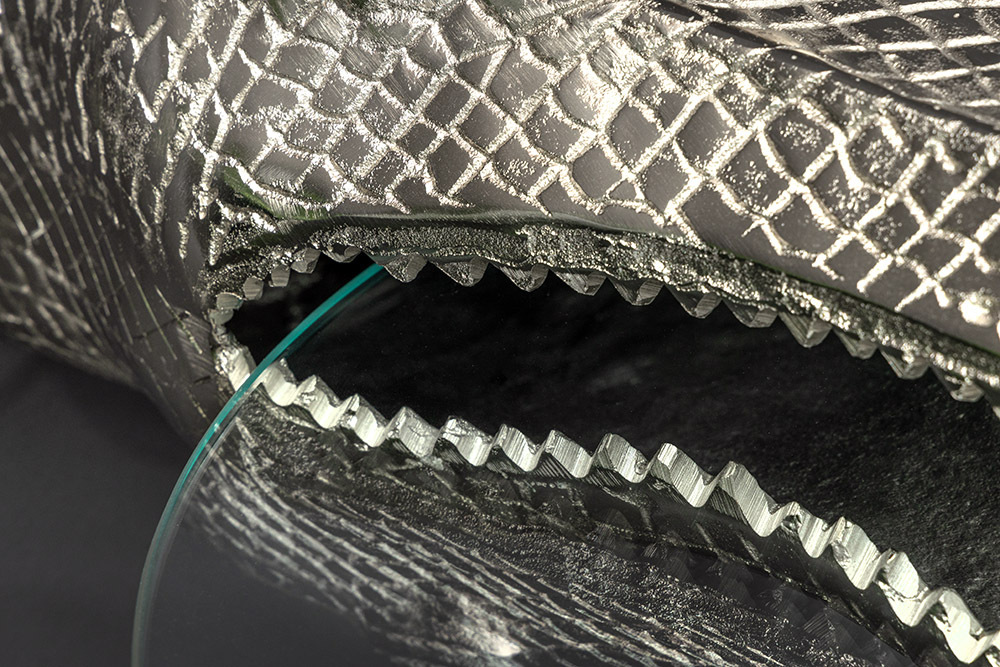 Design Hängetisch WILDLIFE CROCODILE 60cm silber Metall Krokodil Beistelltisch