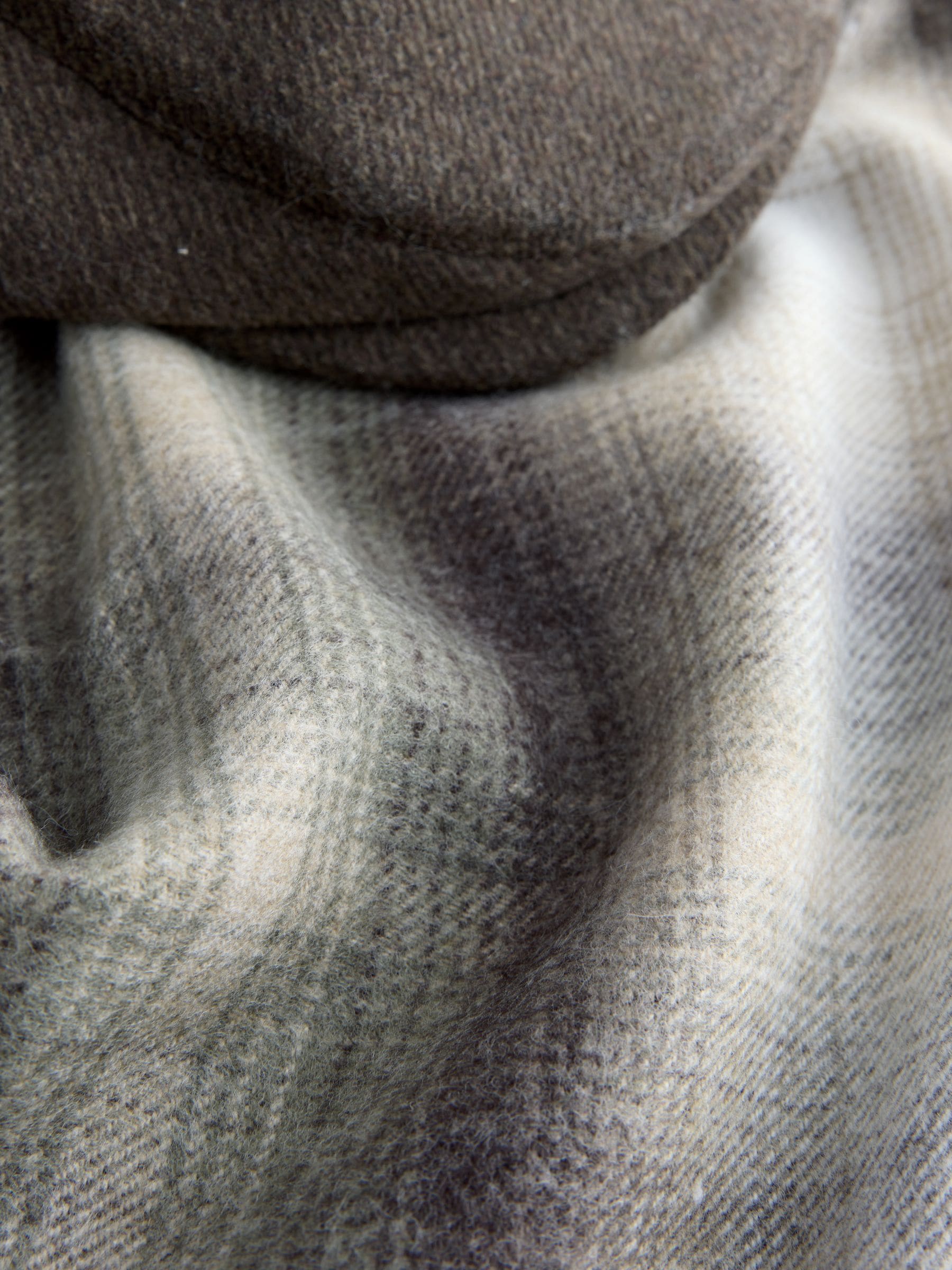 Bruin - Flat Cap And Scarf Set