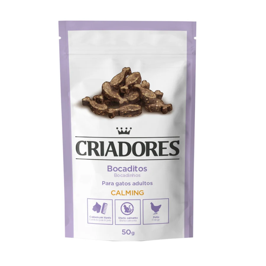 Petiscos calmantes de frango para gatos da Breeders
