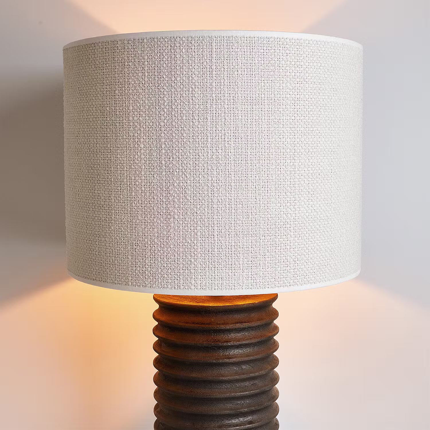 GROOVED Tischleuchte