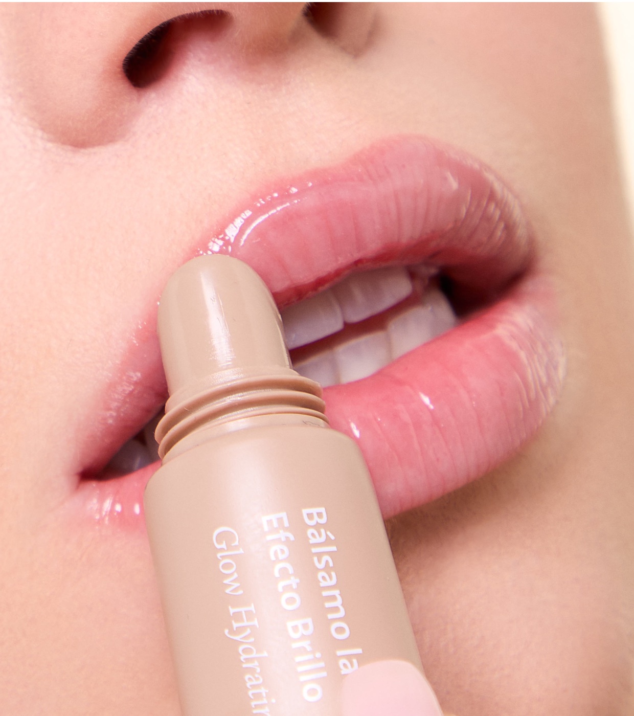 Saigu Cosmetics - Bálsamo labial hidratante com efeito gloss