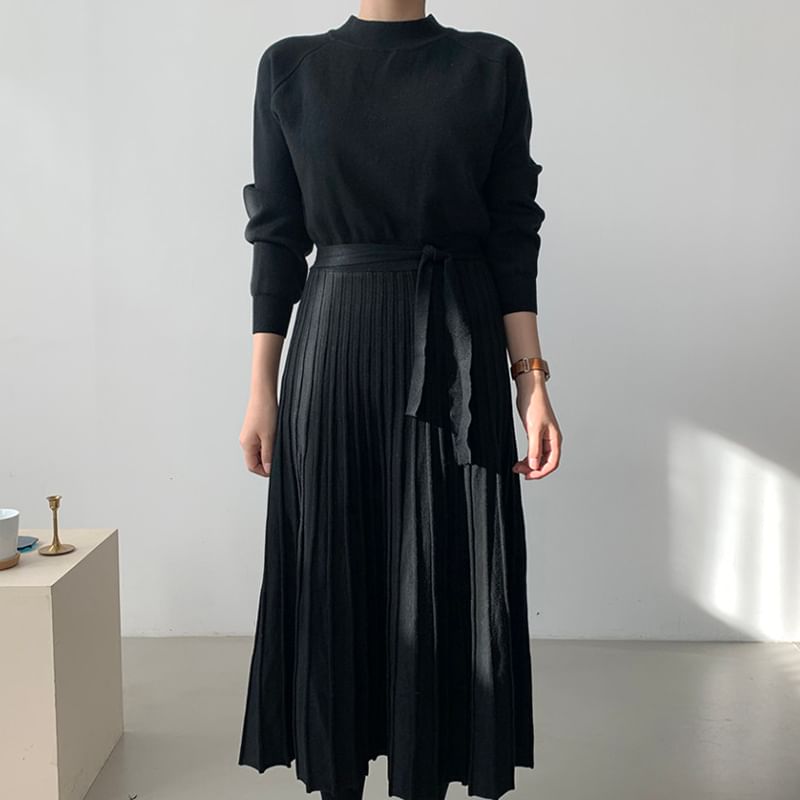 Coris - Lange mouwen, mockneck, effen accordeon, geplooide midi-lijn gebreide jurk