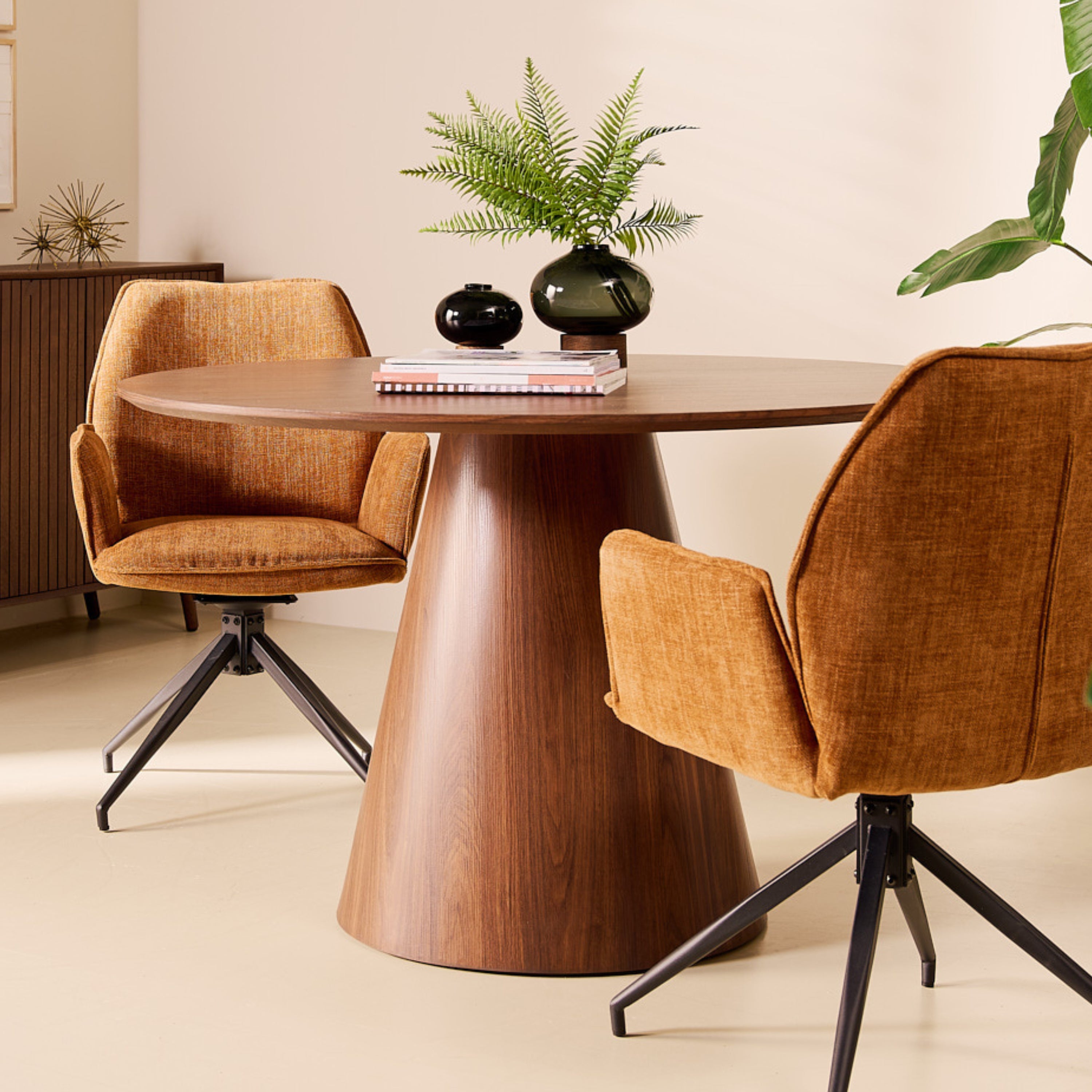 by fonQ Livo Eettafel - Ã 120 cm - Walnoot