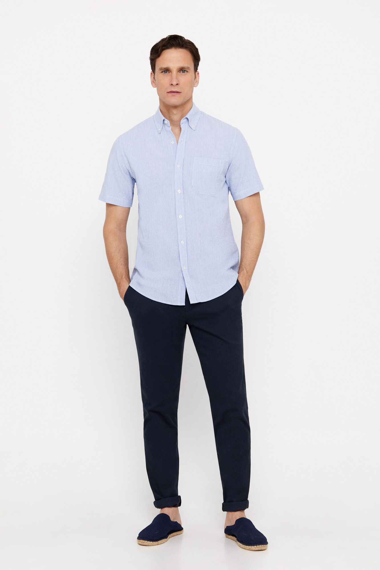 Camisa listrada de manga curta em tecido seersucker - Azul