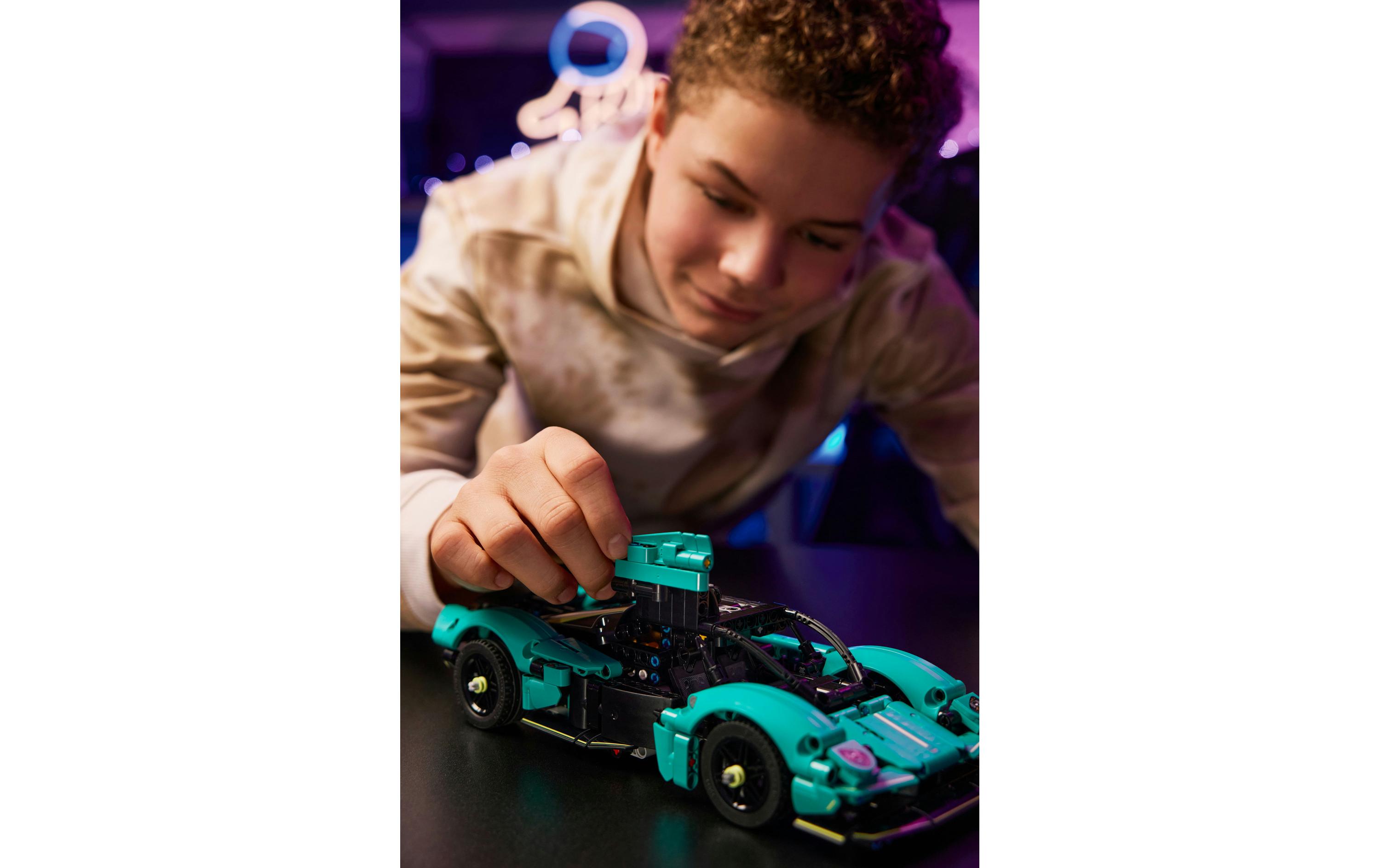 Technic Aston Martin Valkyrie 42208Spielset für Kinder und Autoliebhaber