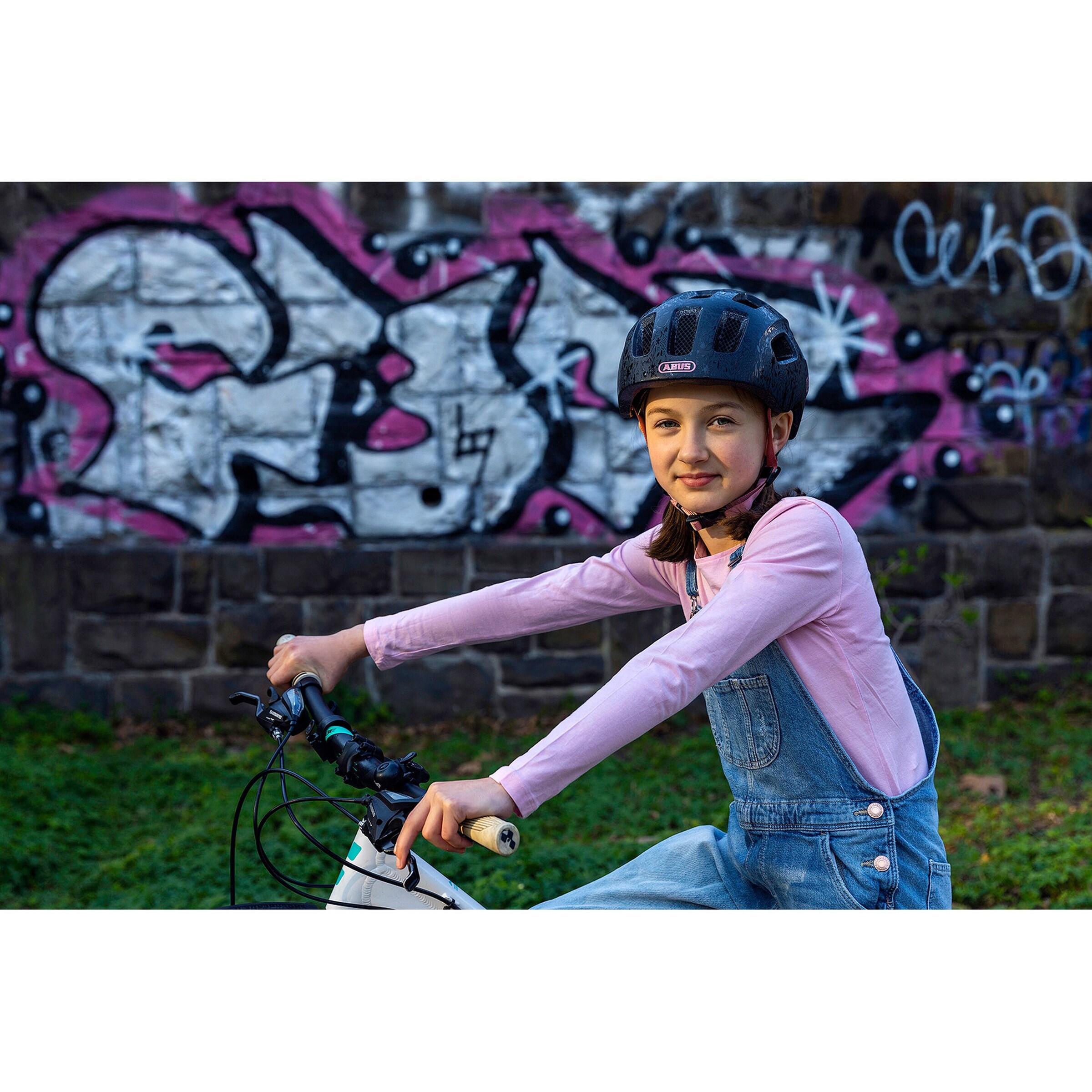ABUS Fahrradhelm Youn-I 2.0 black violet