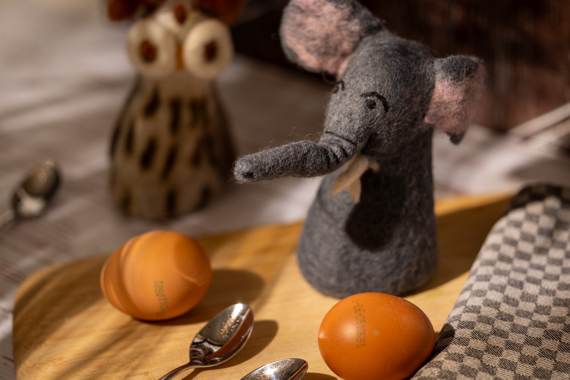 Eierwärmer 'Elefant' aus Filz, grau, H 14 cm, Ø 8 cm zu 9,80