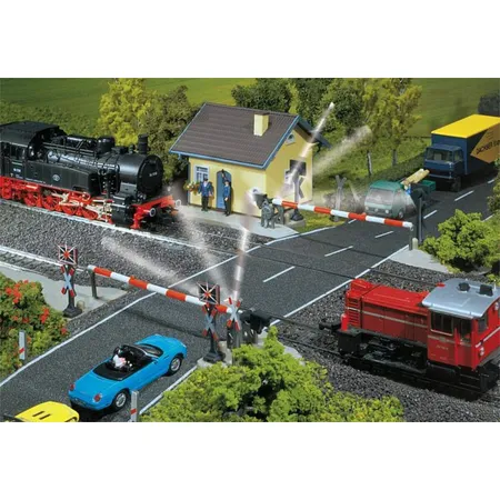 FALLER - Beschrankter Bahnübergang
