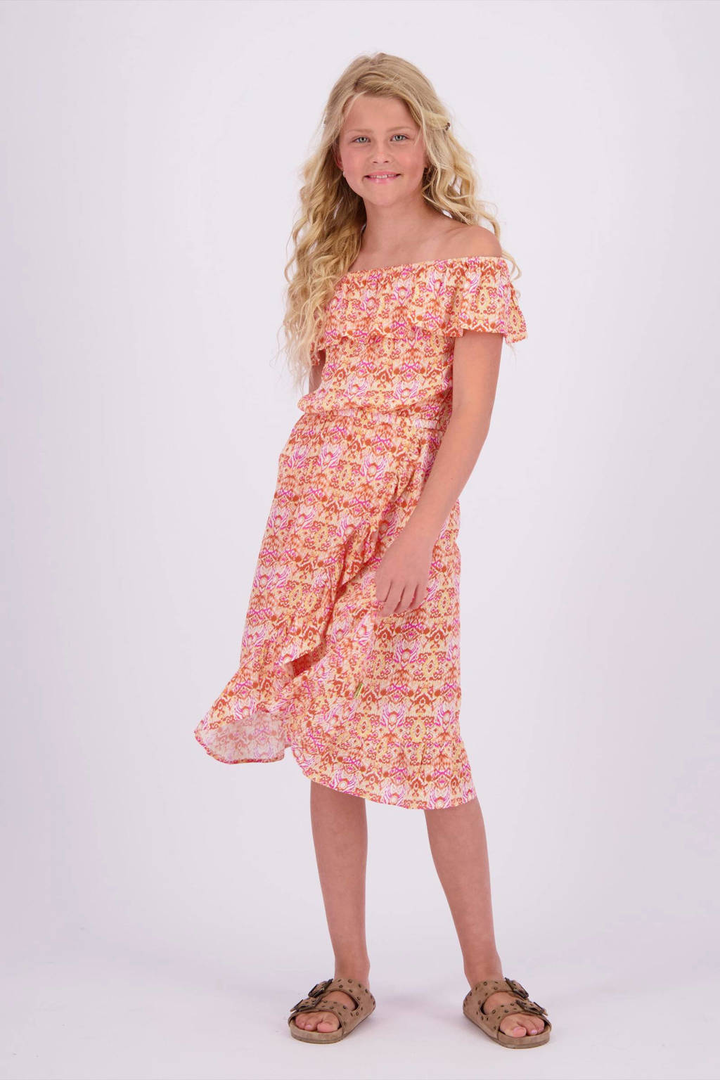 Vingino off shoulder jurk Peninah met all over print en volant oranje/roze/geel