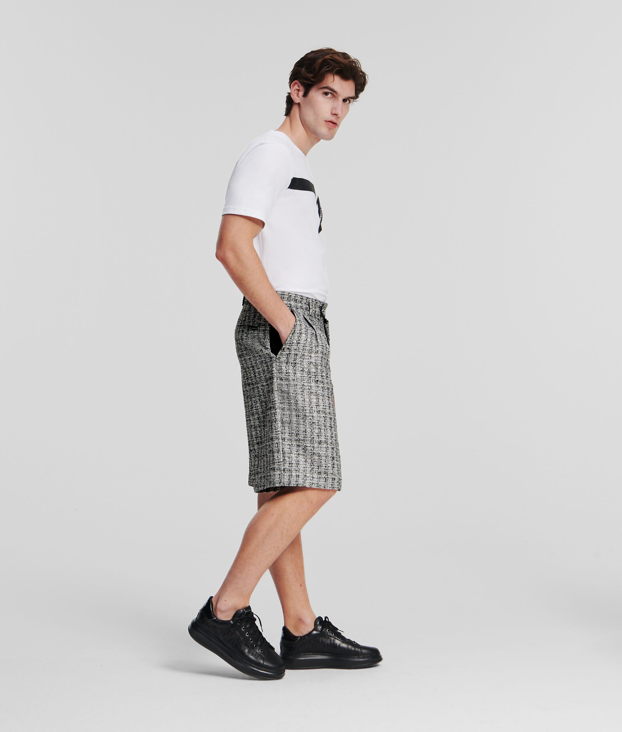 SHORT EN BOUCLÉ