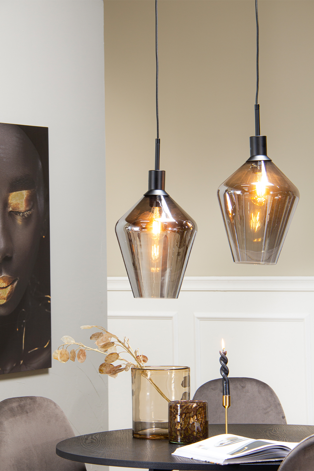 Line taklampe Med sotet glass og sort ledning 150cm.