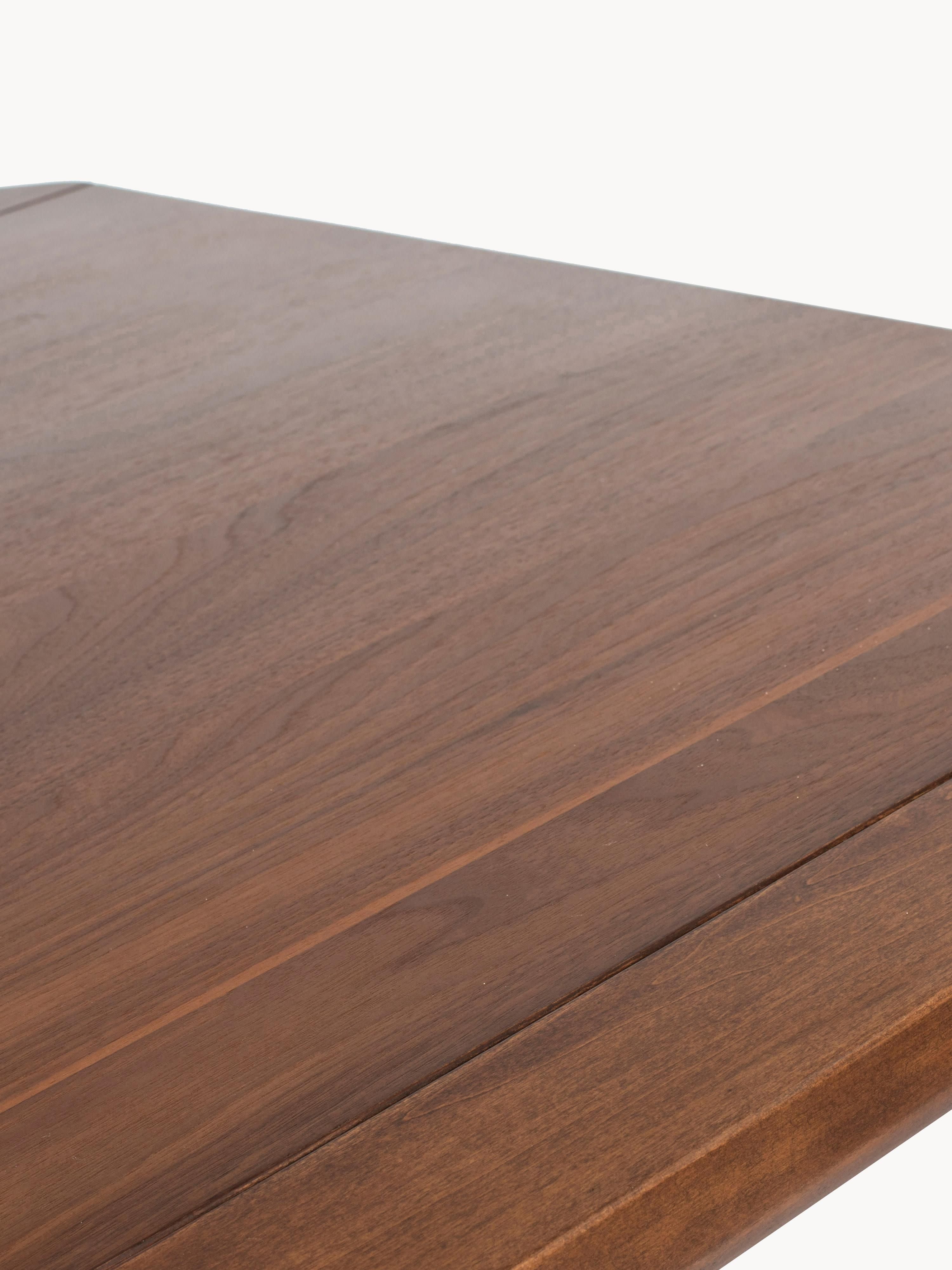Houten eettafel Storm, in verschillende formaten