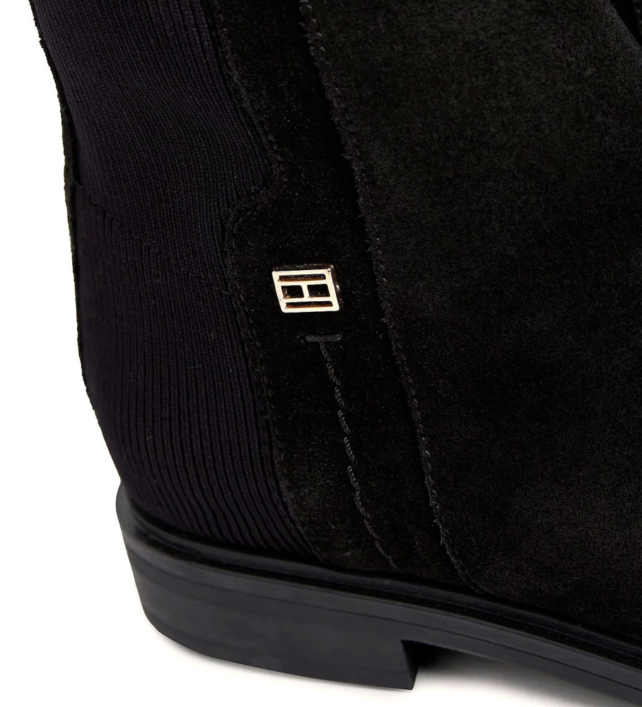 Botas Tommy Hilfiger Essential em camurça preta