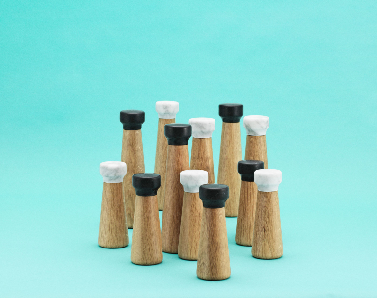 Normann Copenhagen Craft peper- en zoutmolen zwart small naturel eiken