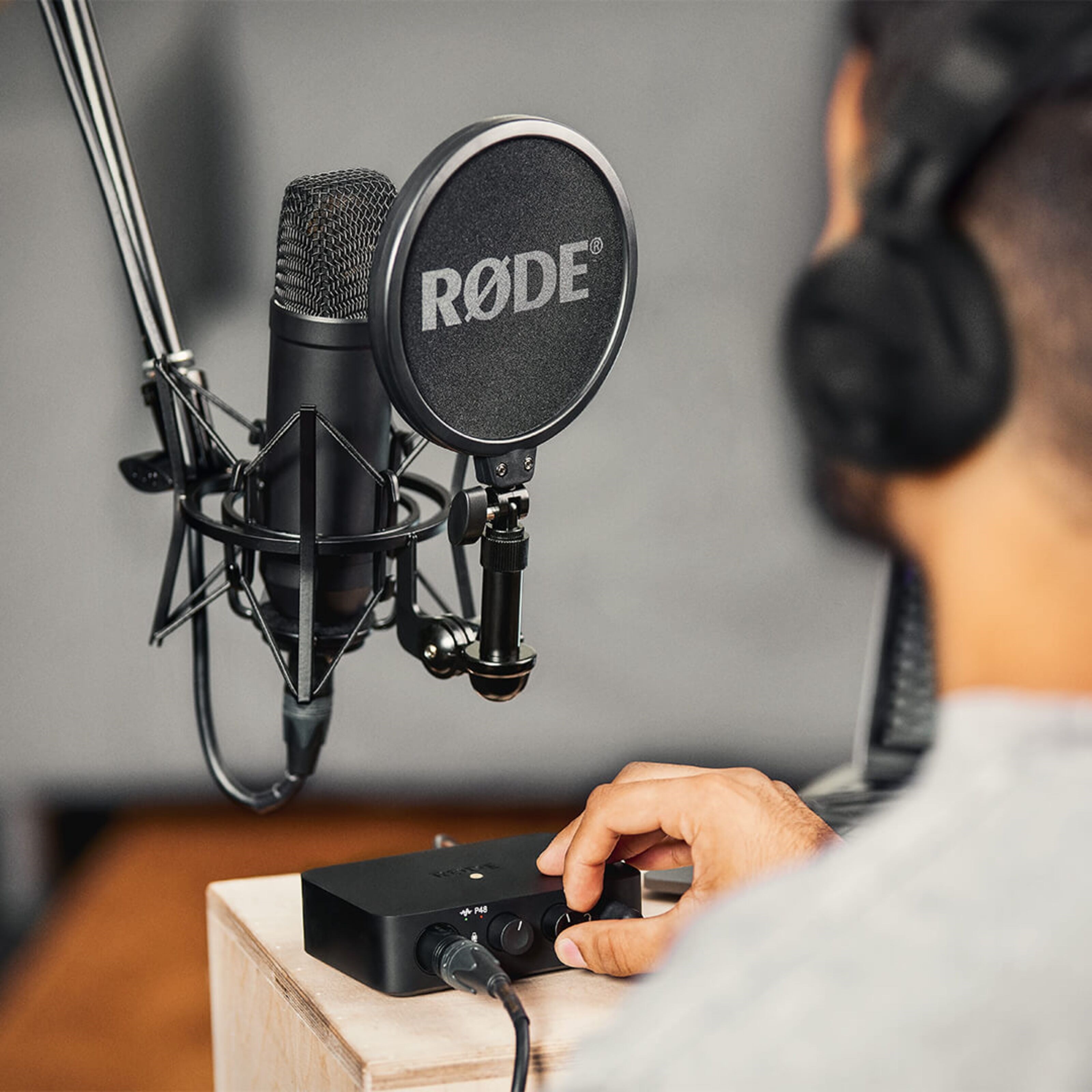 Rode NT1 + AI1 Studio Bundle