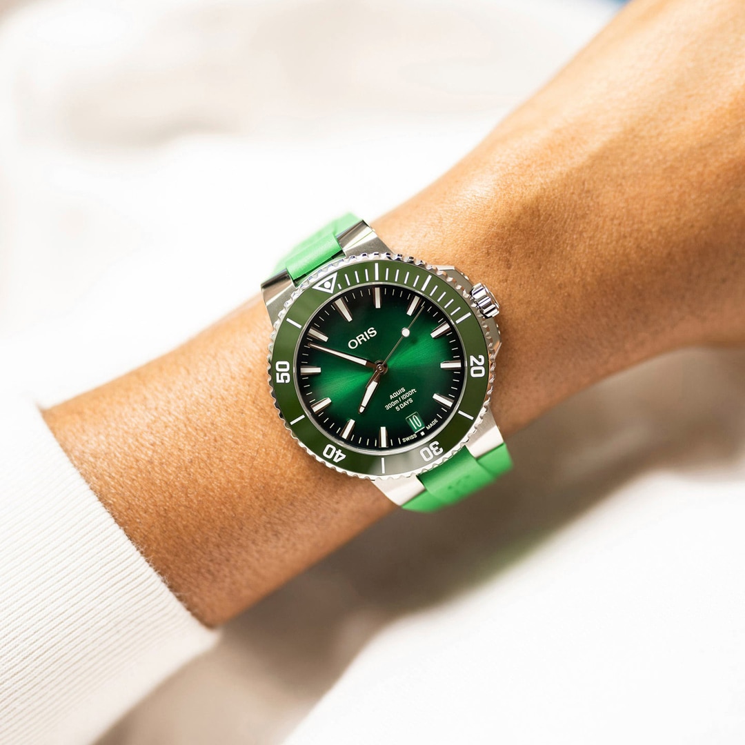 Oris Aquis Date Calibre 400 Grün / Kautschuk Ø 43.5mm