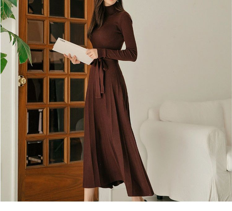 Yilda - Gebreide midi-jurk met lange mouwen en mock neck