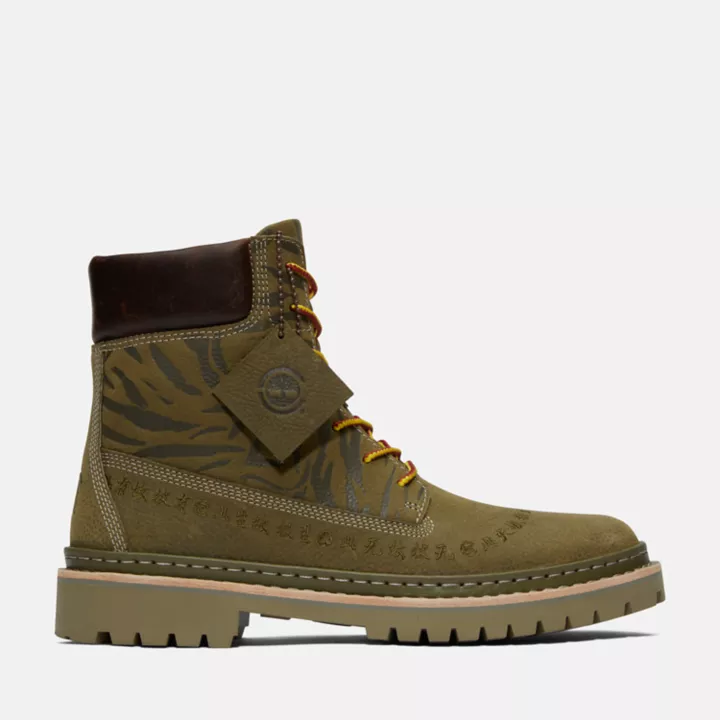 Bota Timberland x CLOT Future73 Timberloop de 6 polegadas para mulheres na cor verde escuro.