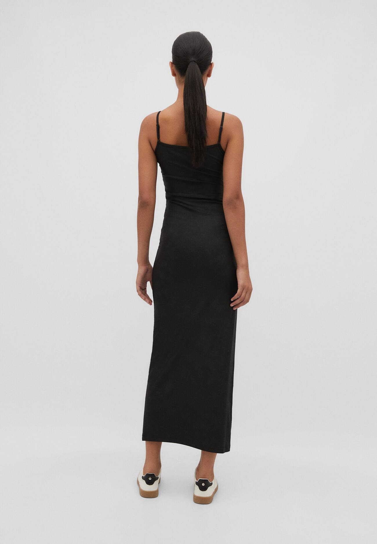 Vestido longo de alças finas com revestimento.