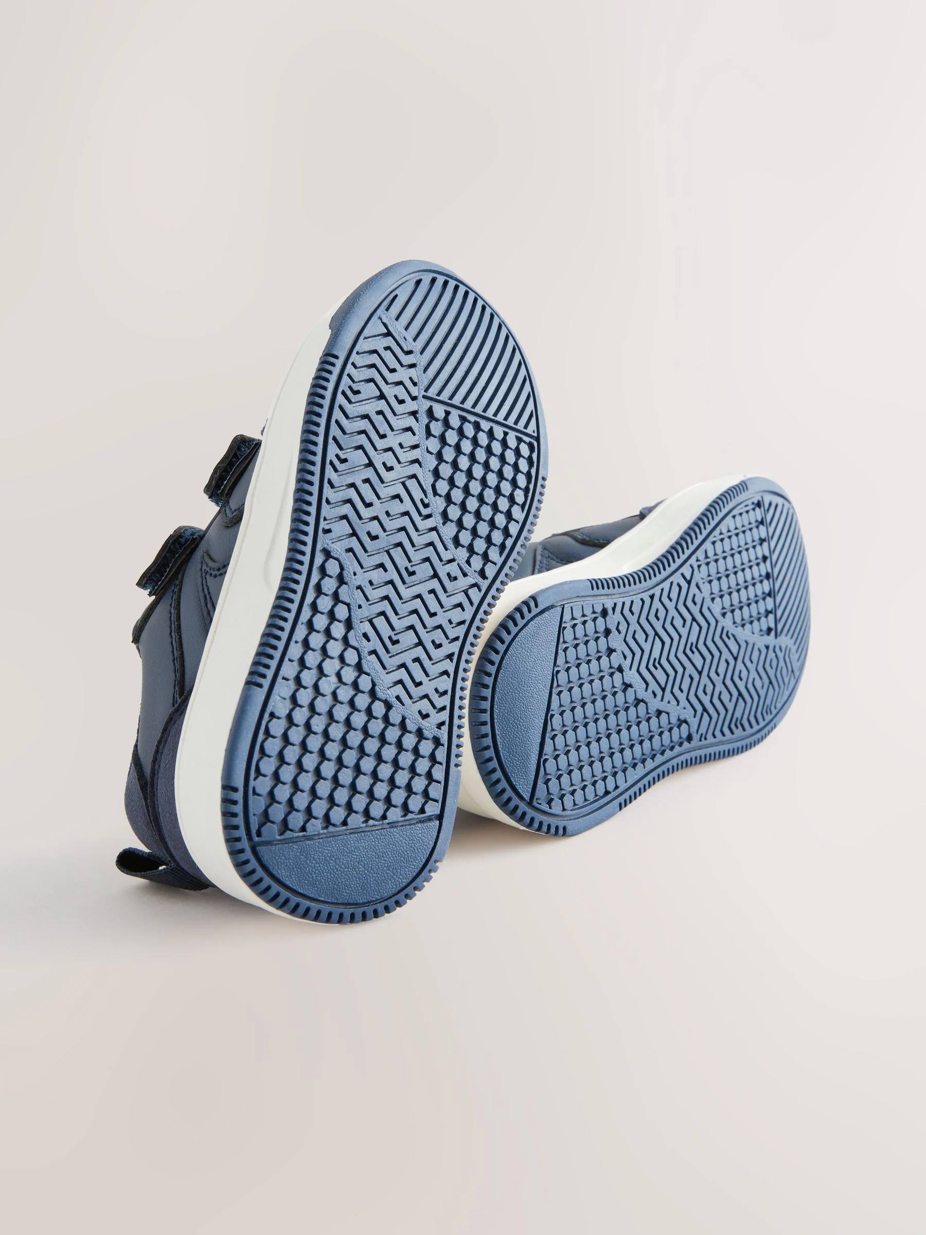 Marineblauw - Trainers met Klittenbandsluiting en twee banden